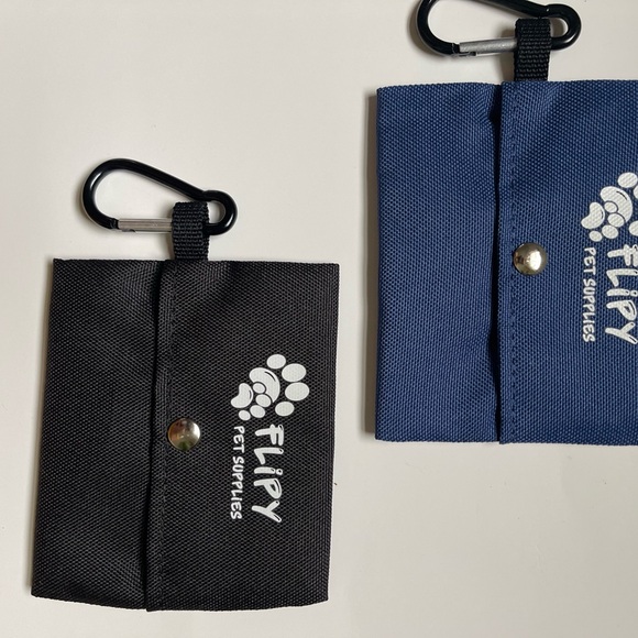 Poop Dispenser & Poop Bags - Picture 3 of 6